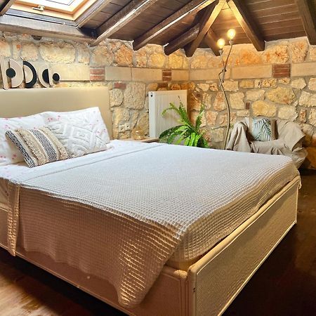 בית הארחה פסאקודיה 	Boutique Stone House מראה חיצוני תמונה