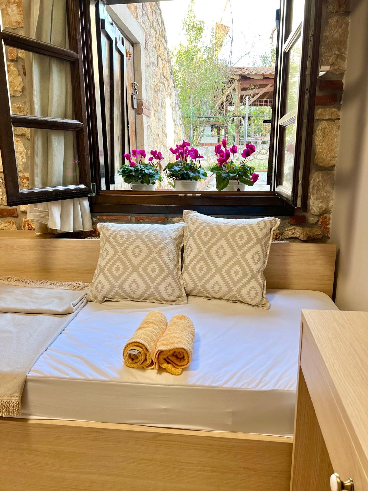 בית הארחה פסאקודיה 	Boutique Stone House מראה חיצוני תמונה