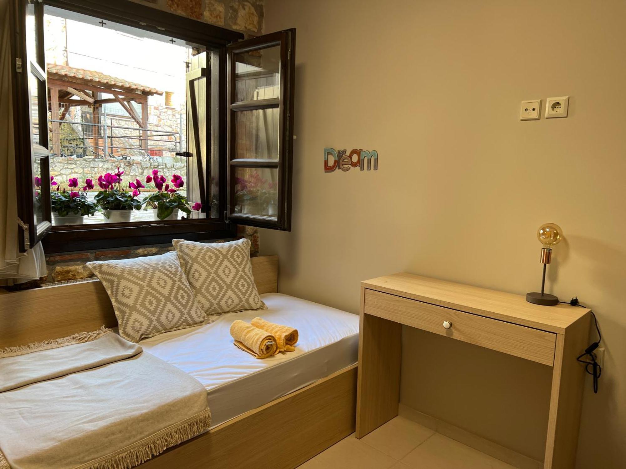 בית הארחה פסאקודיה 	Boutique Stone House מראה חיצוני תמונה