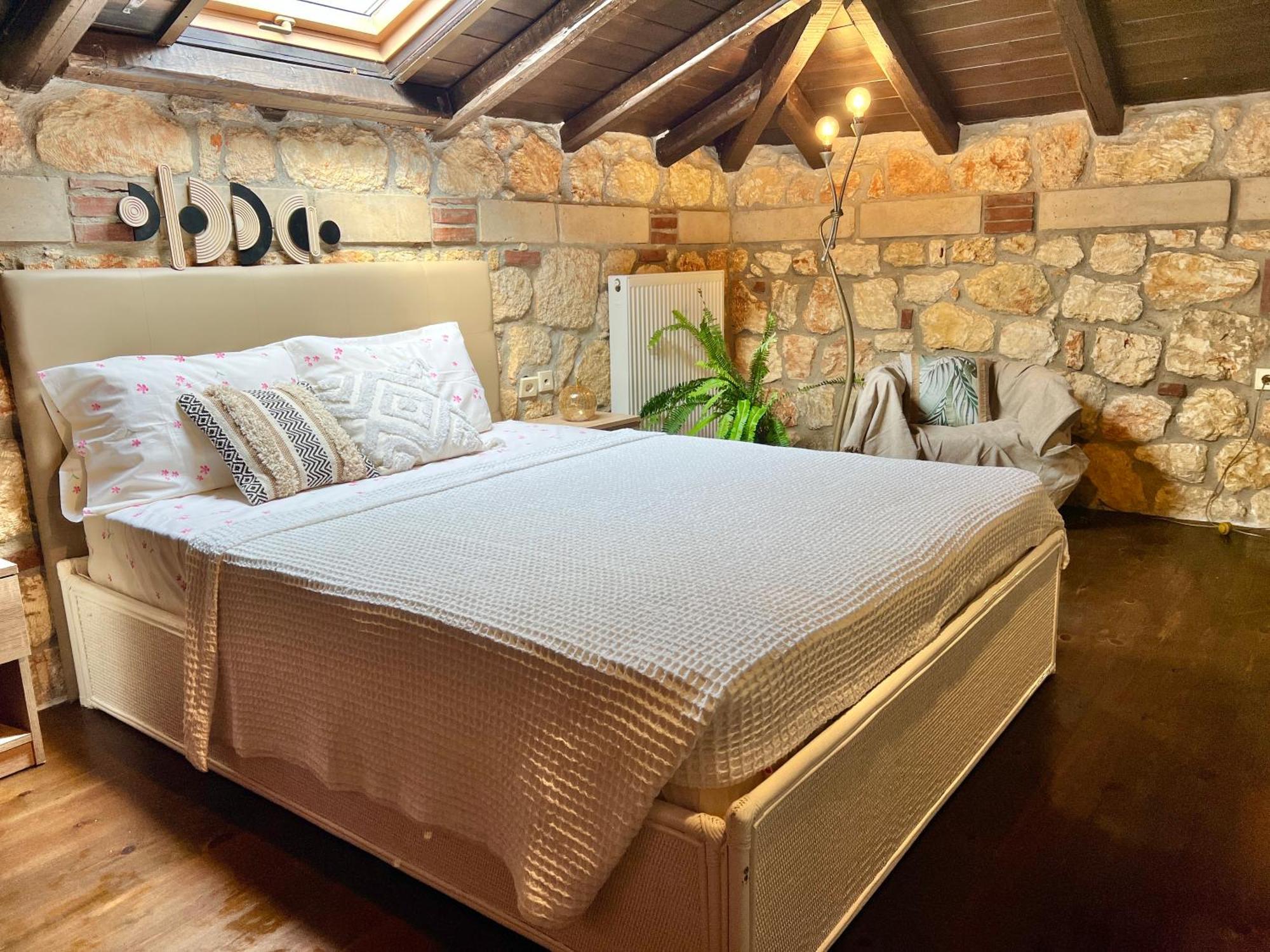 בית הארחה פסאקודיה 	Boutique Stone House מראה חיצוני תמונה