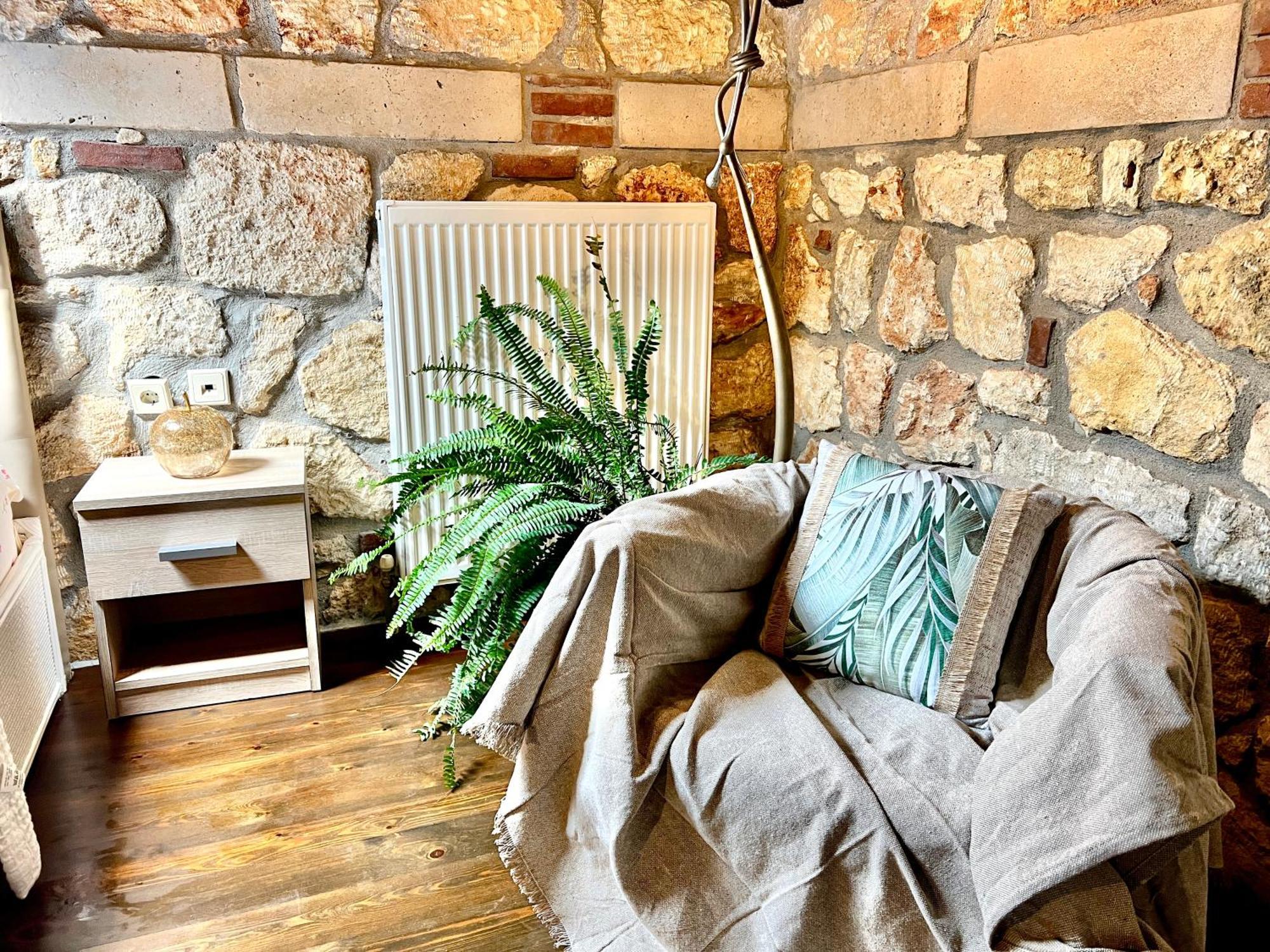 בית הארחה פסאקודיה 	Boutique Stone House מראה חיצוני תמונה