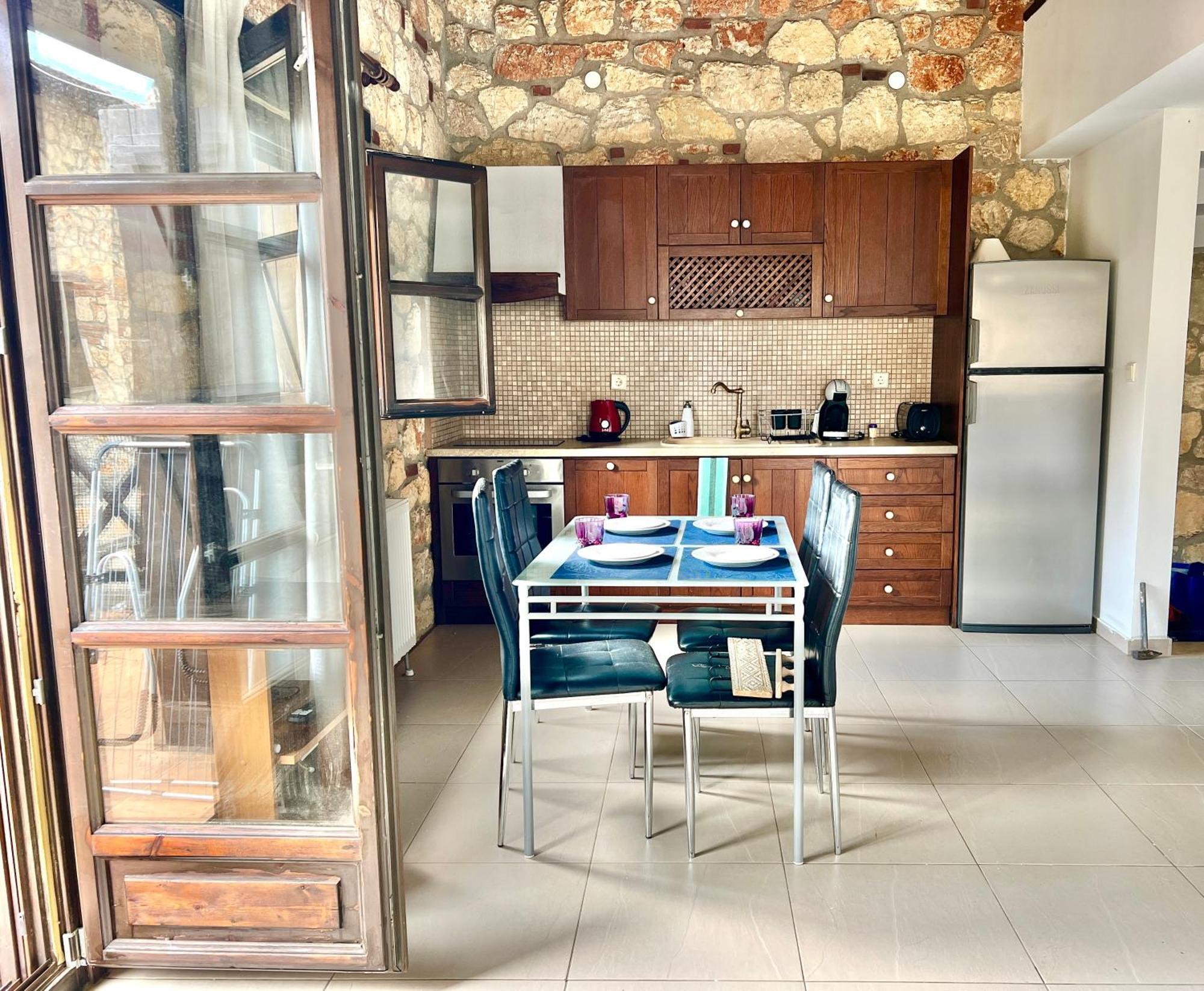 בית הארחה פסאקודיה 	Boutique Stone House מראה חיצוני תמונה